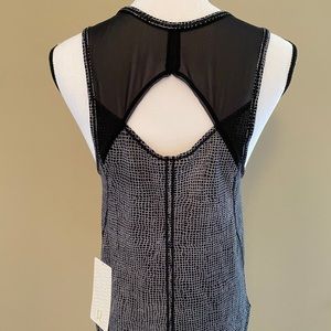 Lululemon workout top